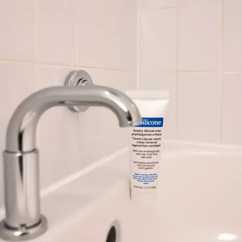 Jaki silikon do łazienki